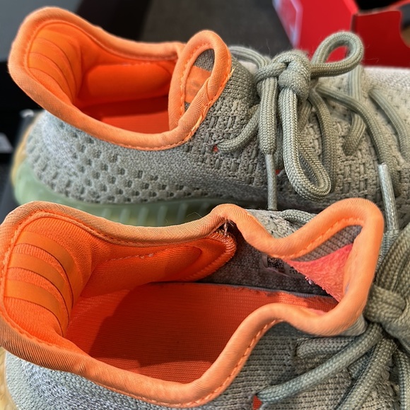 Yeezy Boost 350 V2 "Desert Sage" sneakers - Picture 8 of 8